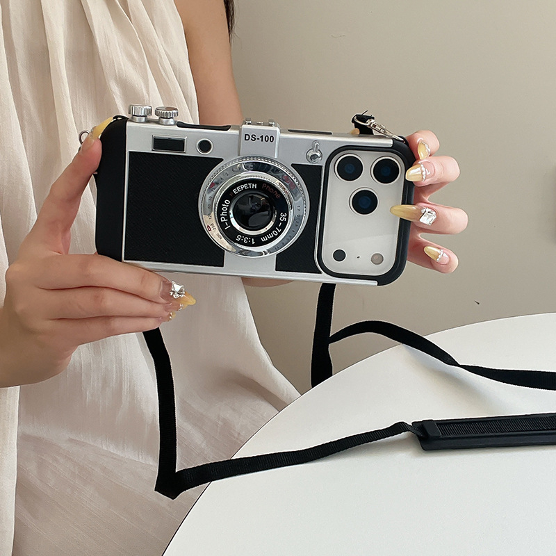 Vintage Items - Emily in Parijs Vintage Camera Design